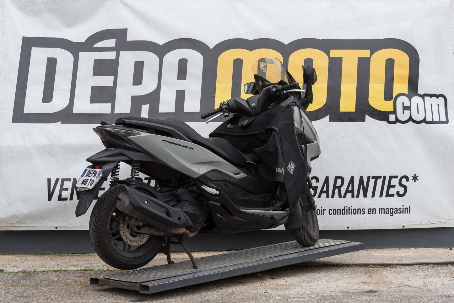 moto accidentée HONDA FORZA 125