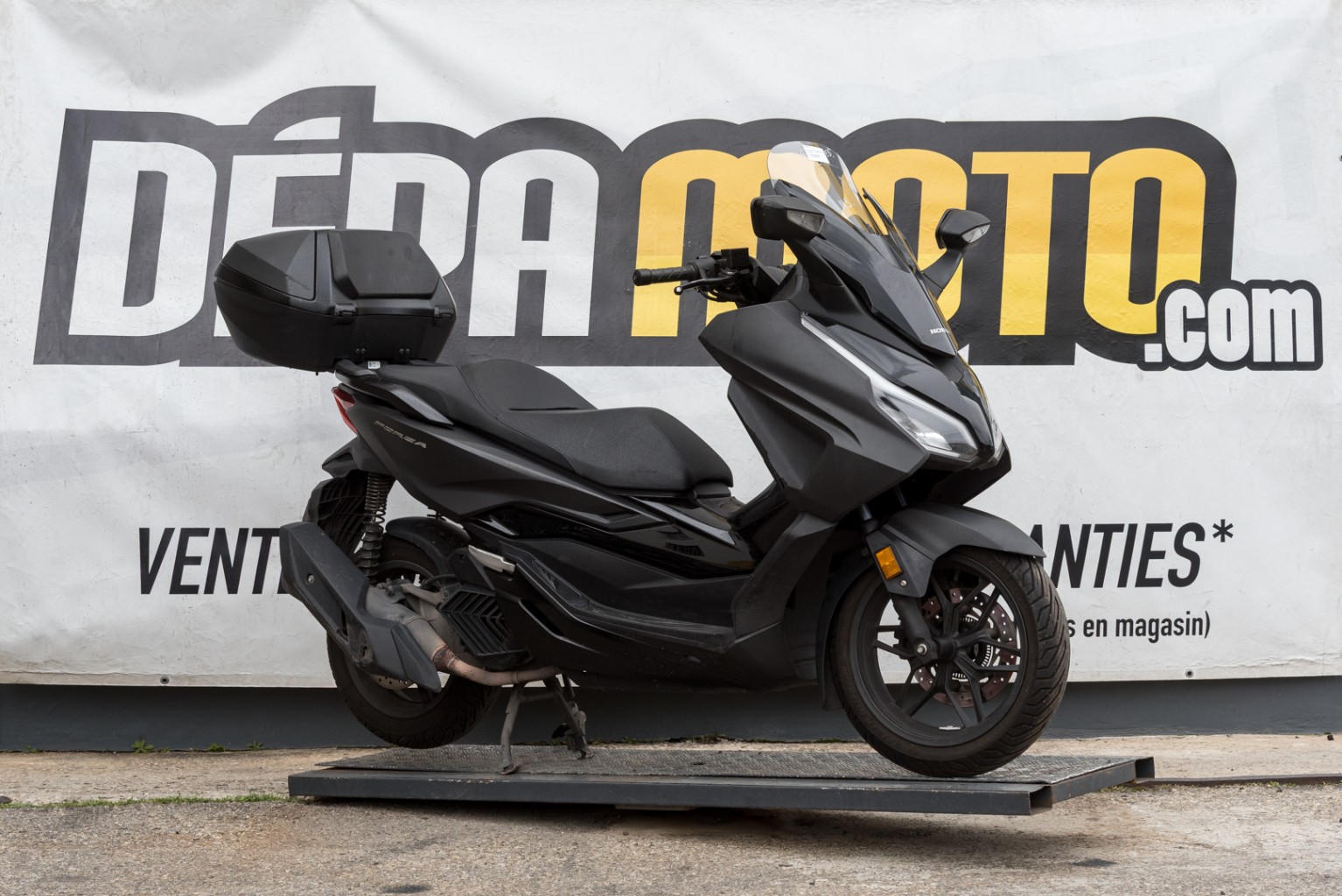 moto accidentée HONDA FORZA 125