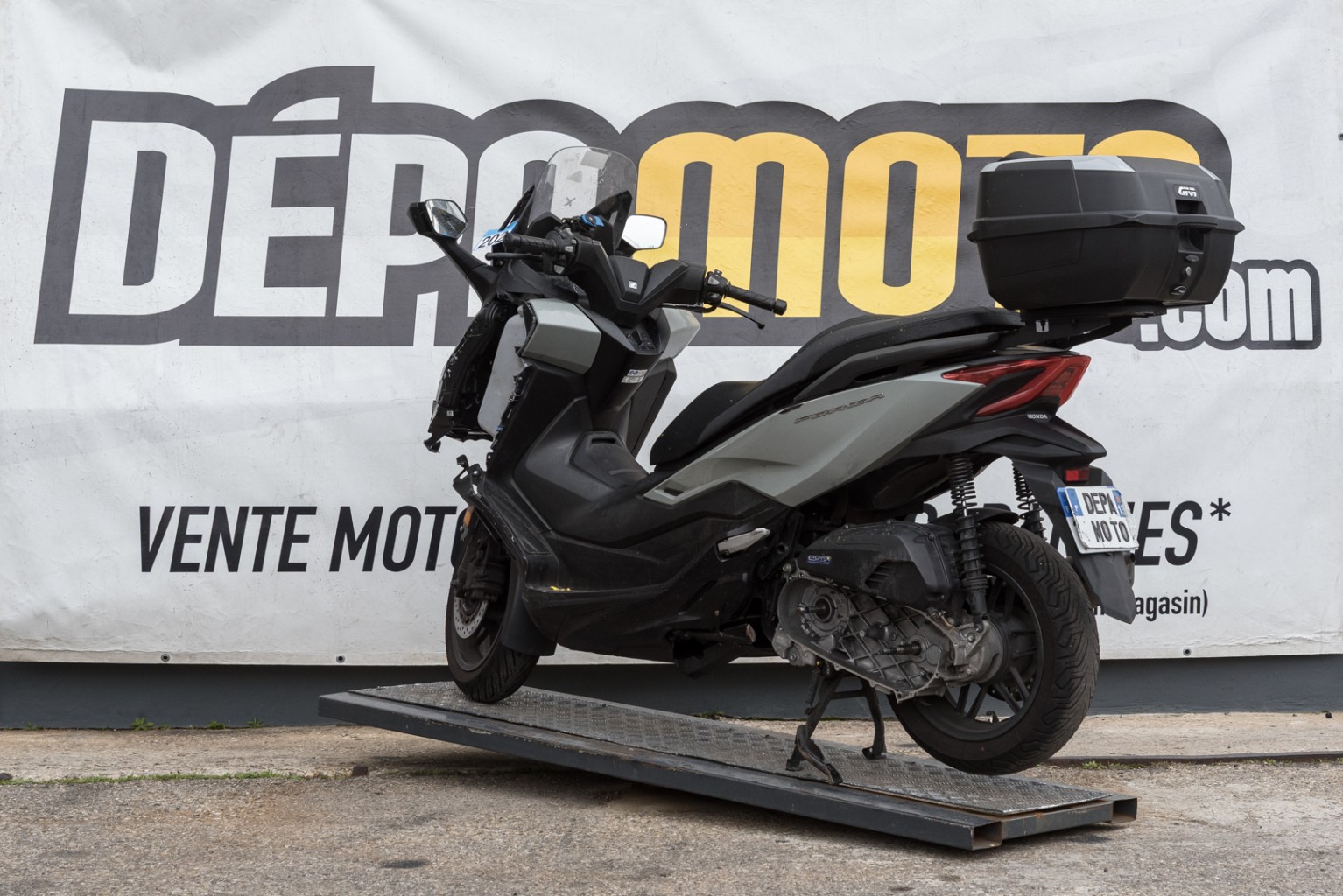 moto accidentée HONDA FORZA 125