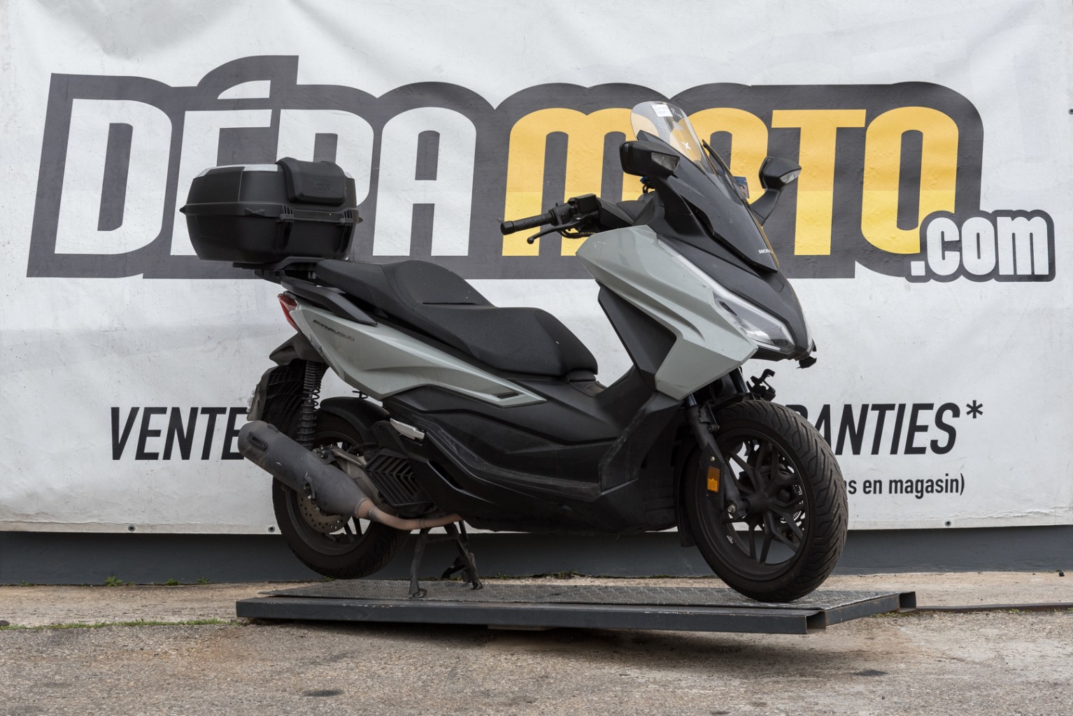 moto accidentée HONDA  FORZA 125