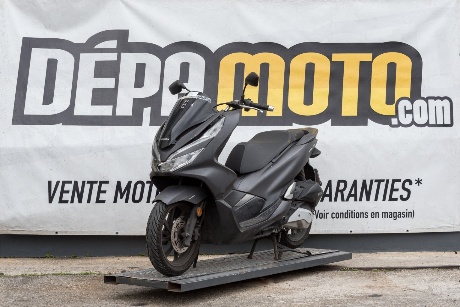 moto accidentée HONDA PCX 125