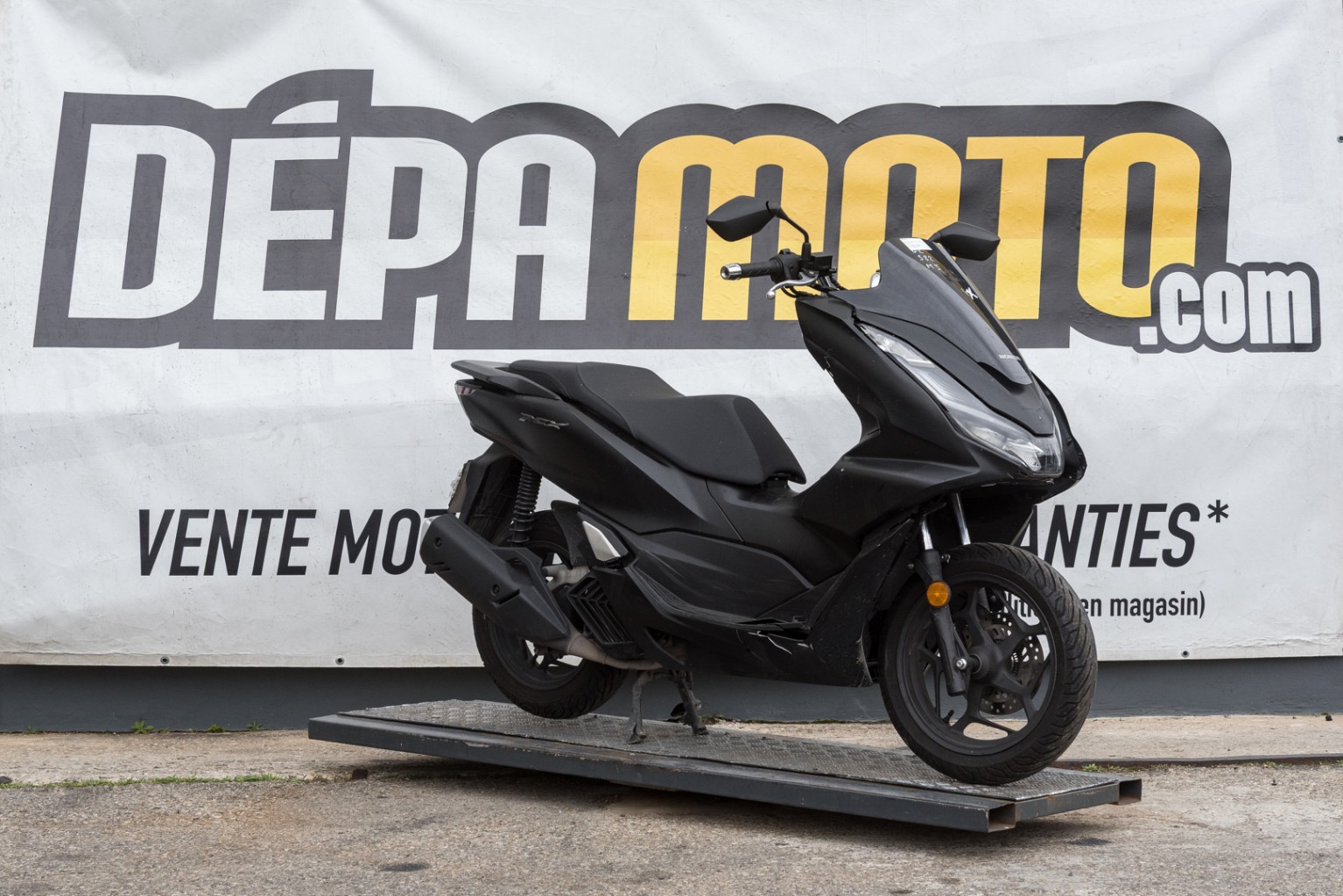 moto accidentée HONDA  PCX 125