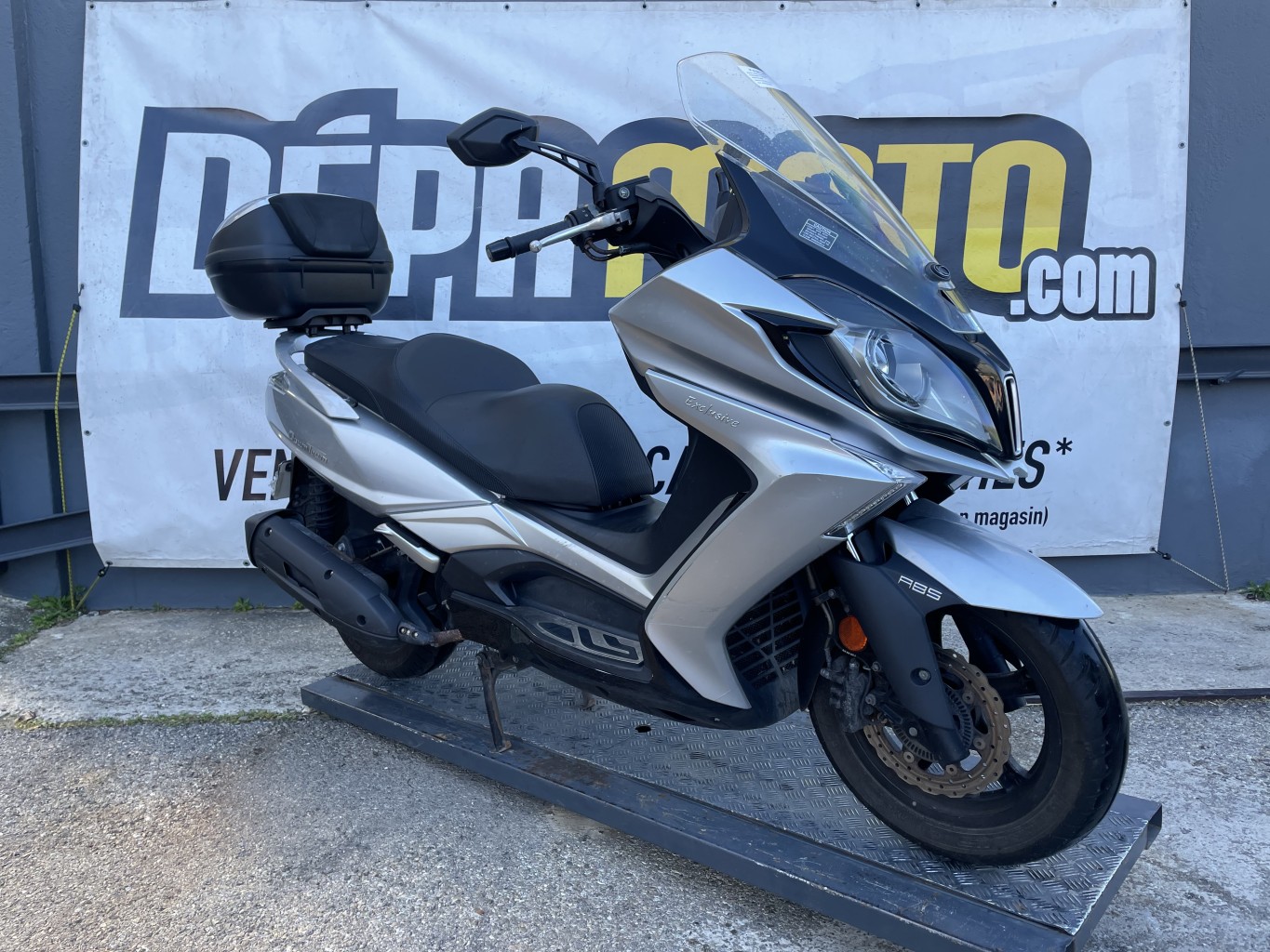 moto accidentée KYMCO  DOWNTOWN 125