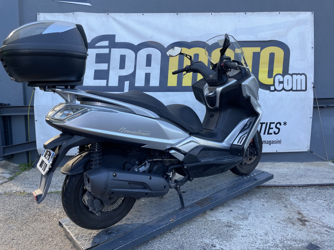 moto accidentée KYMCO DOWNTOWN 125