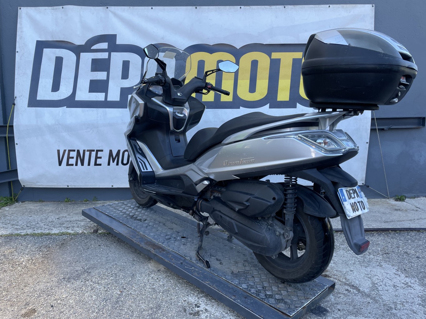 moto accidentée KYMCO DOWNTOWN 125