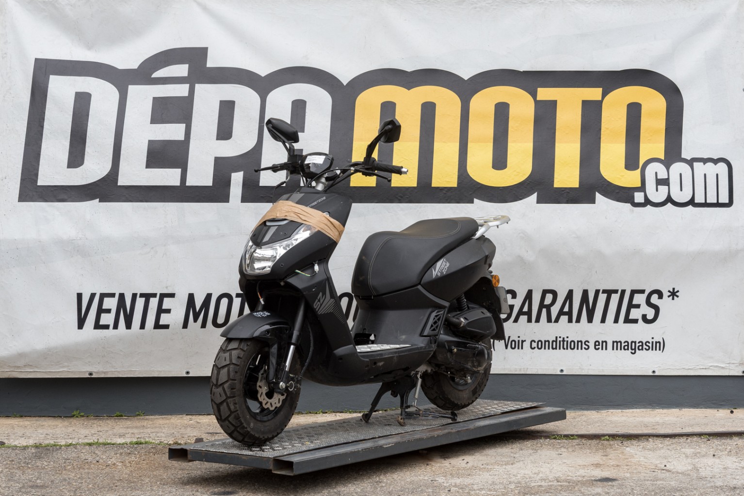 moto accidentée PEUGEOT STREET ZONE