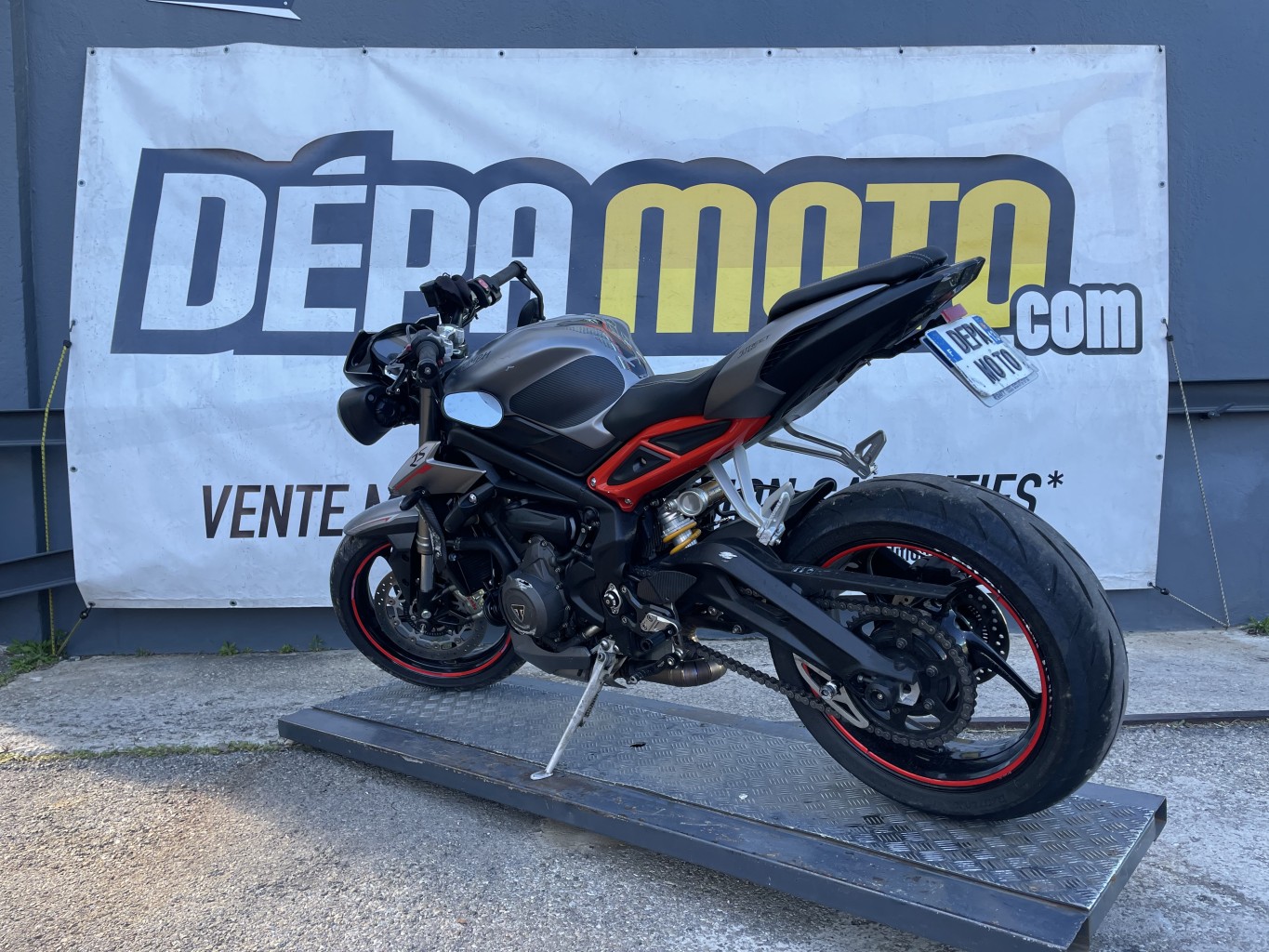 moto accidentée TRIUMPH STREET TRIPLE RS