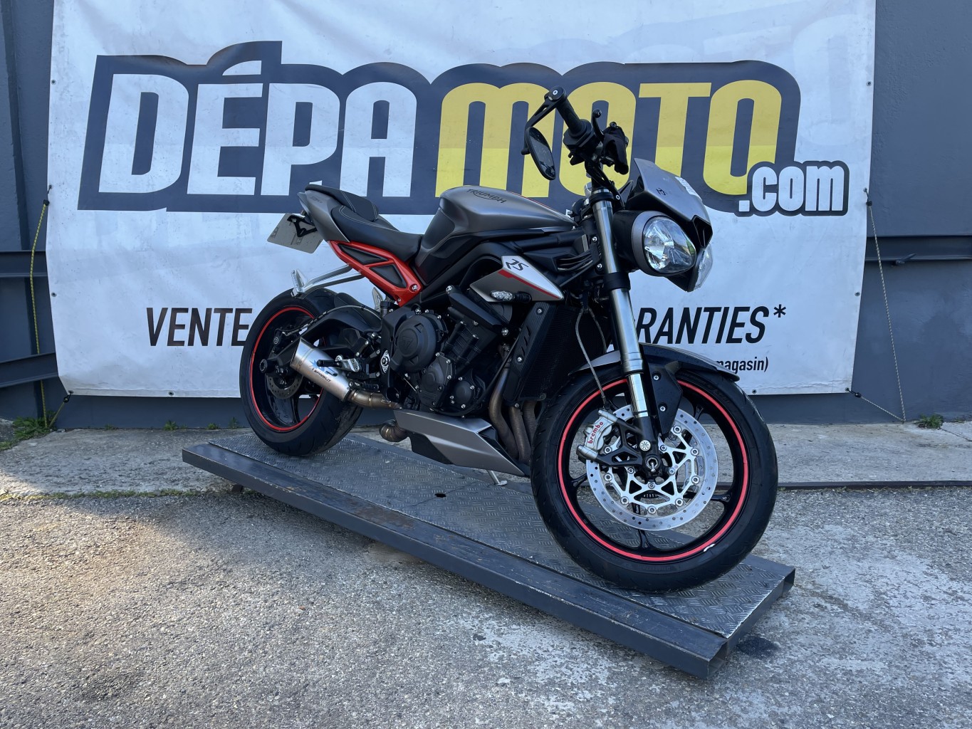 moto accidentée TRIUMPH  STREET TRIPLE RS