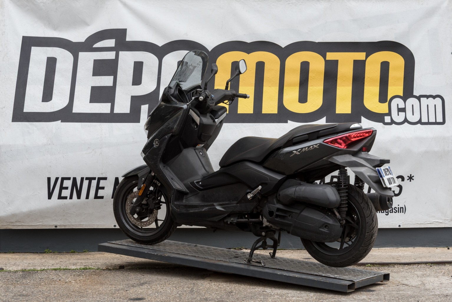 moto accidentée YAMAHA XMAX