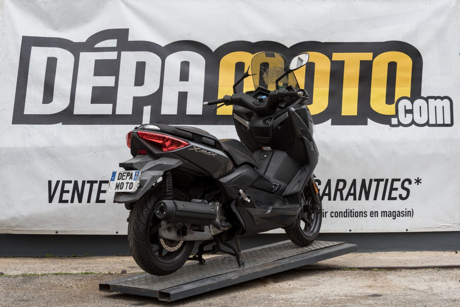 moto accidentée YAMAHA XMAX