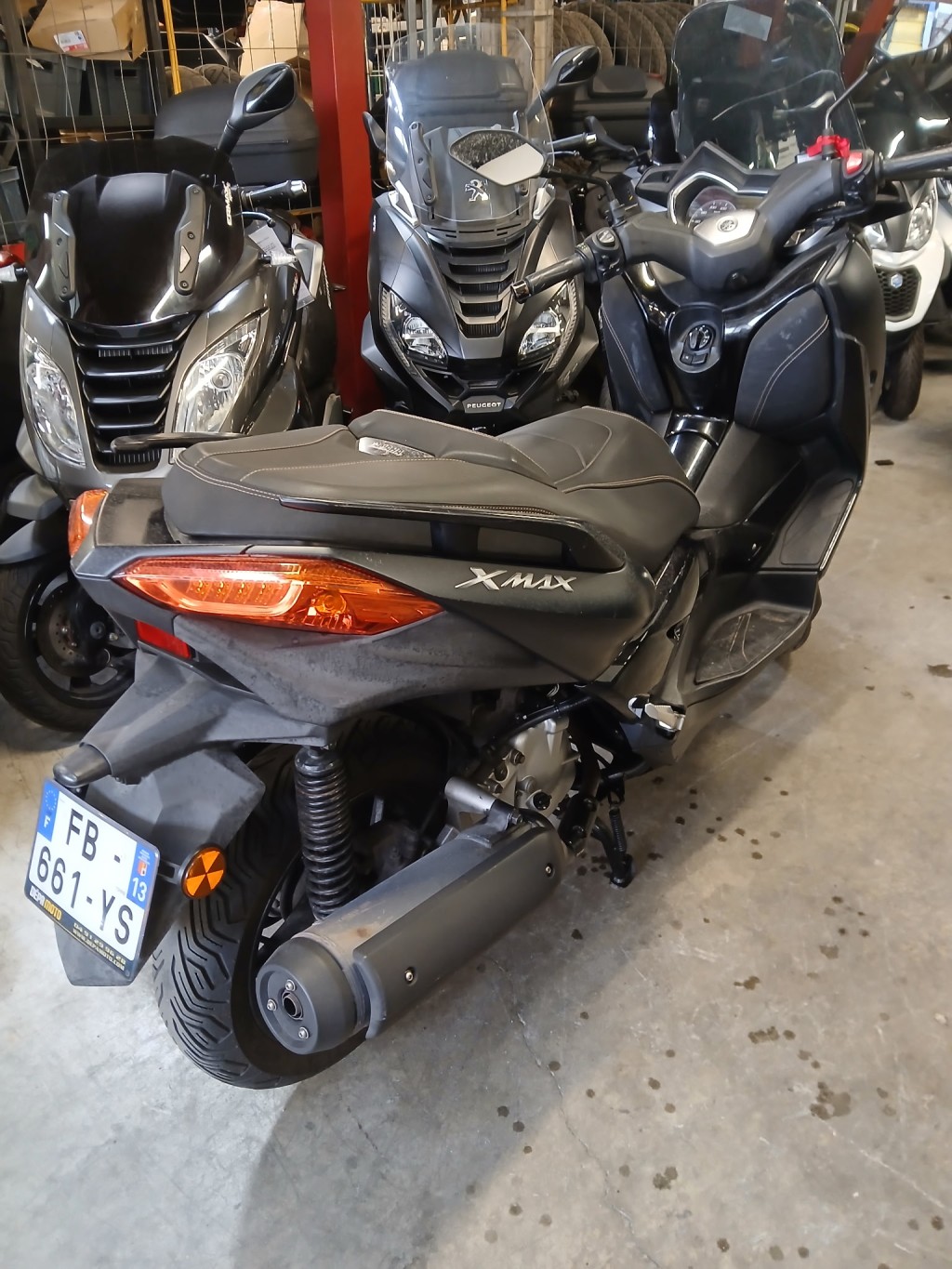 moto accidentée YAMAHA XMAX 125