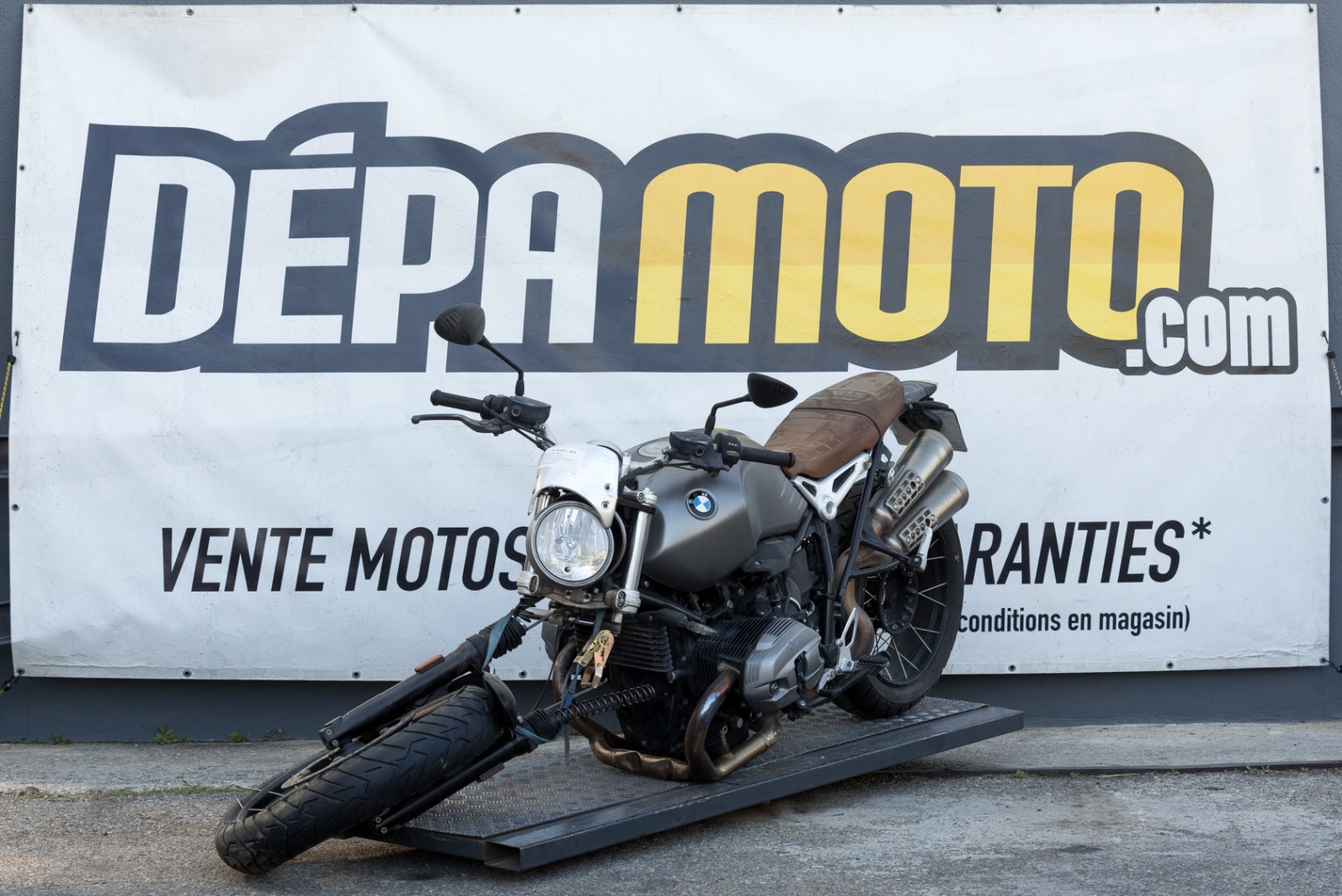 moto accidentée BMW R NINE T