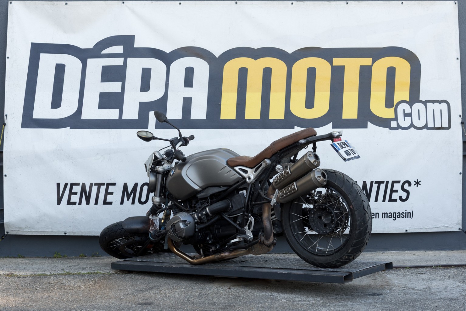 moto accidentée BMW R NINE T