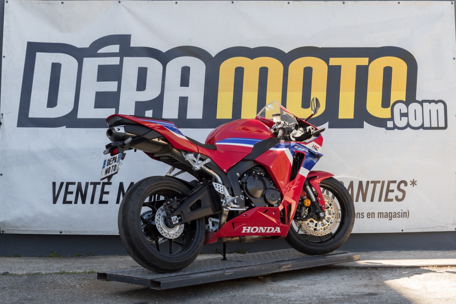 moto accidentée HONDA CBR 600 RR