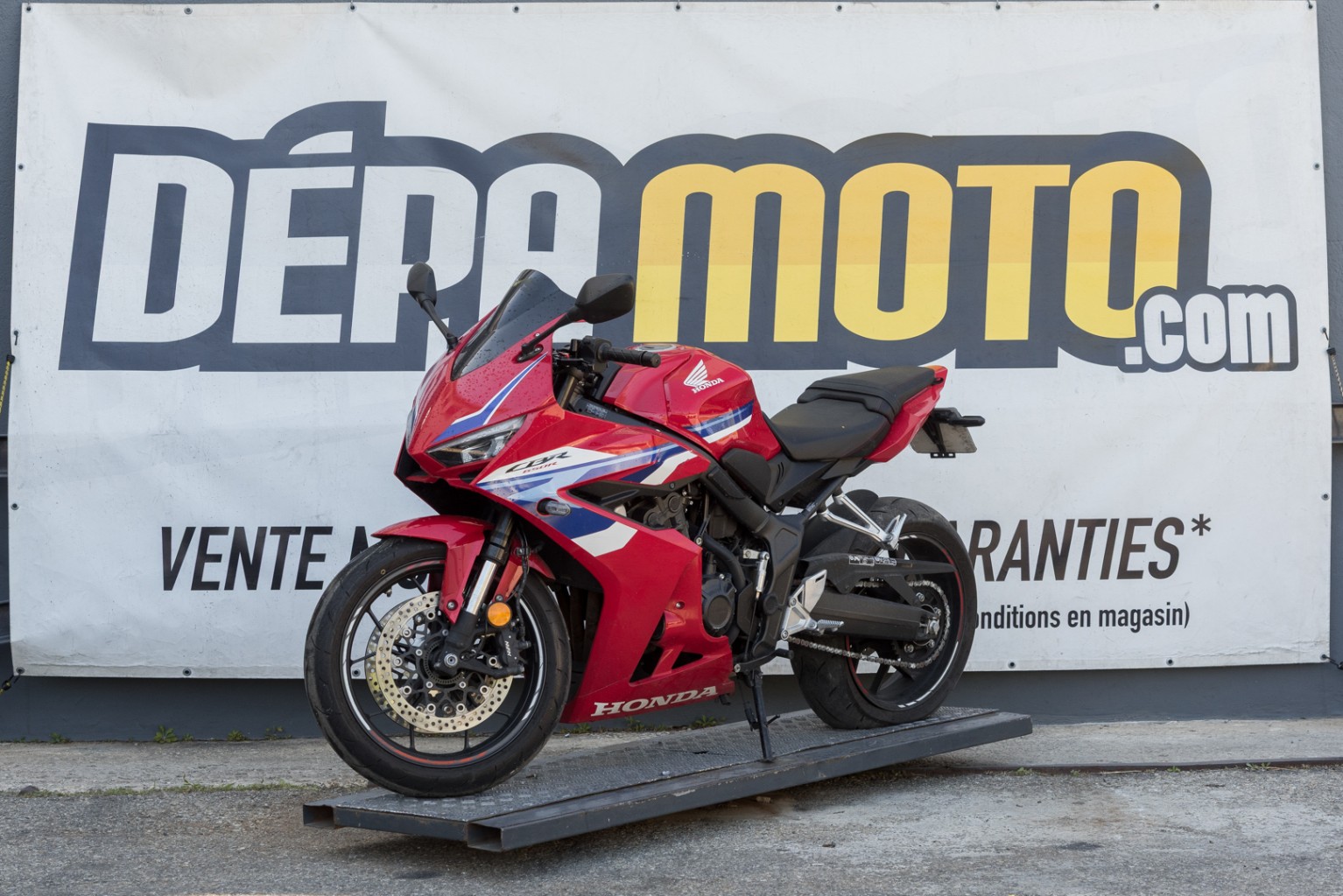 moto accidentée HONDACBR 650