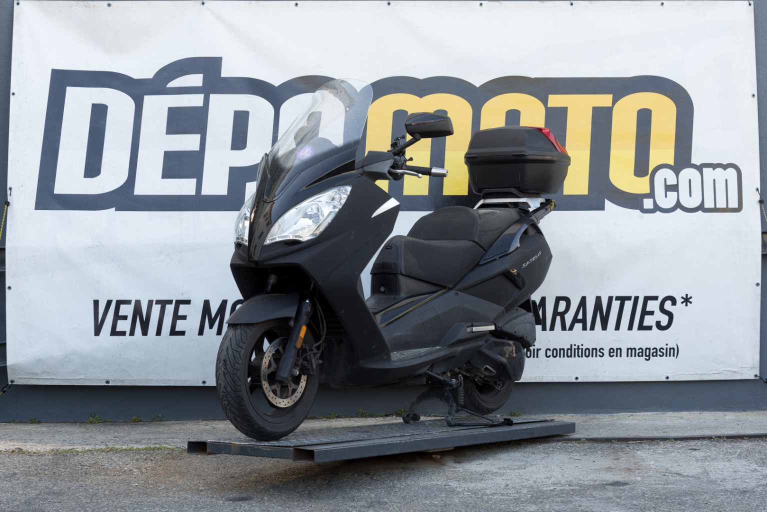 moto accidentée PEUGEOT SATELIS