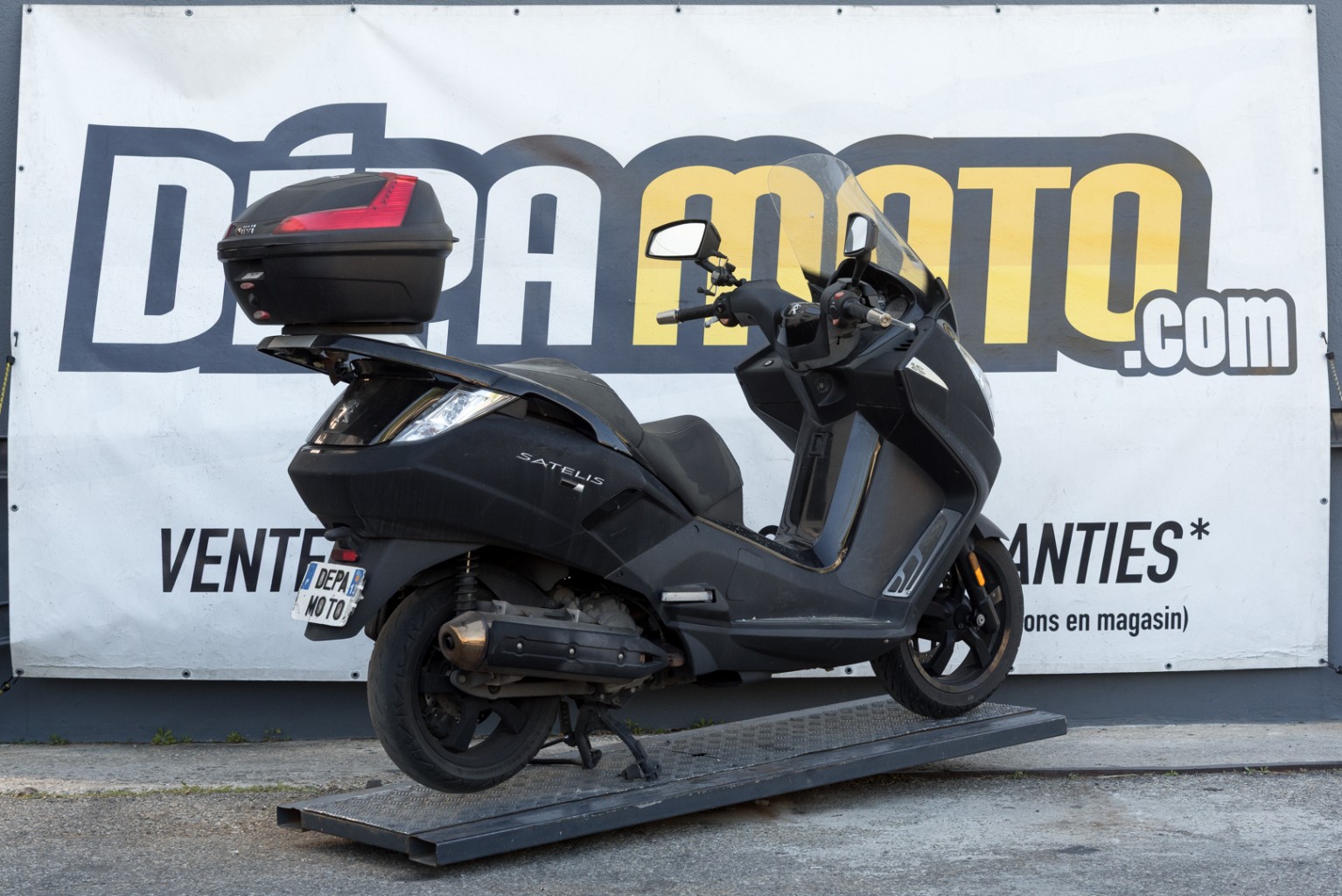 moto accidentée PEUGEOT SATELIS