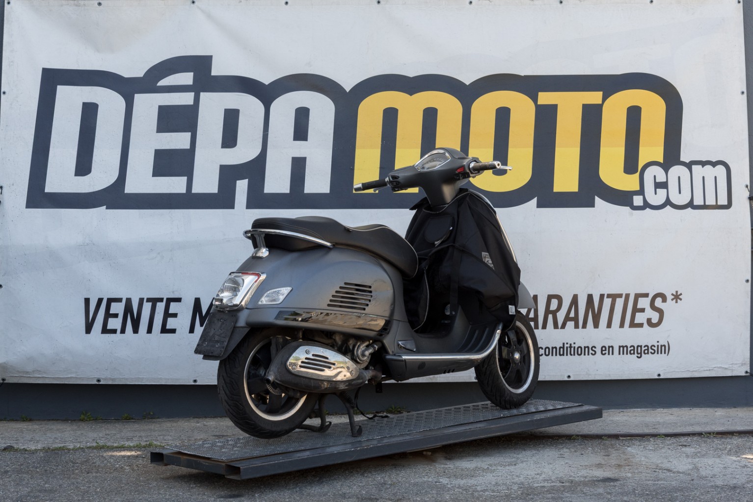 moto accidentée PIAGGIO GTS 125