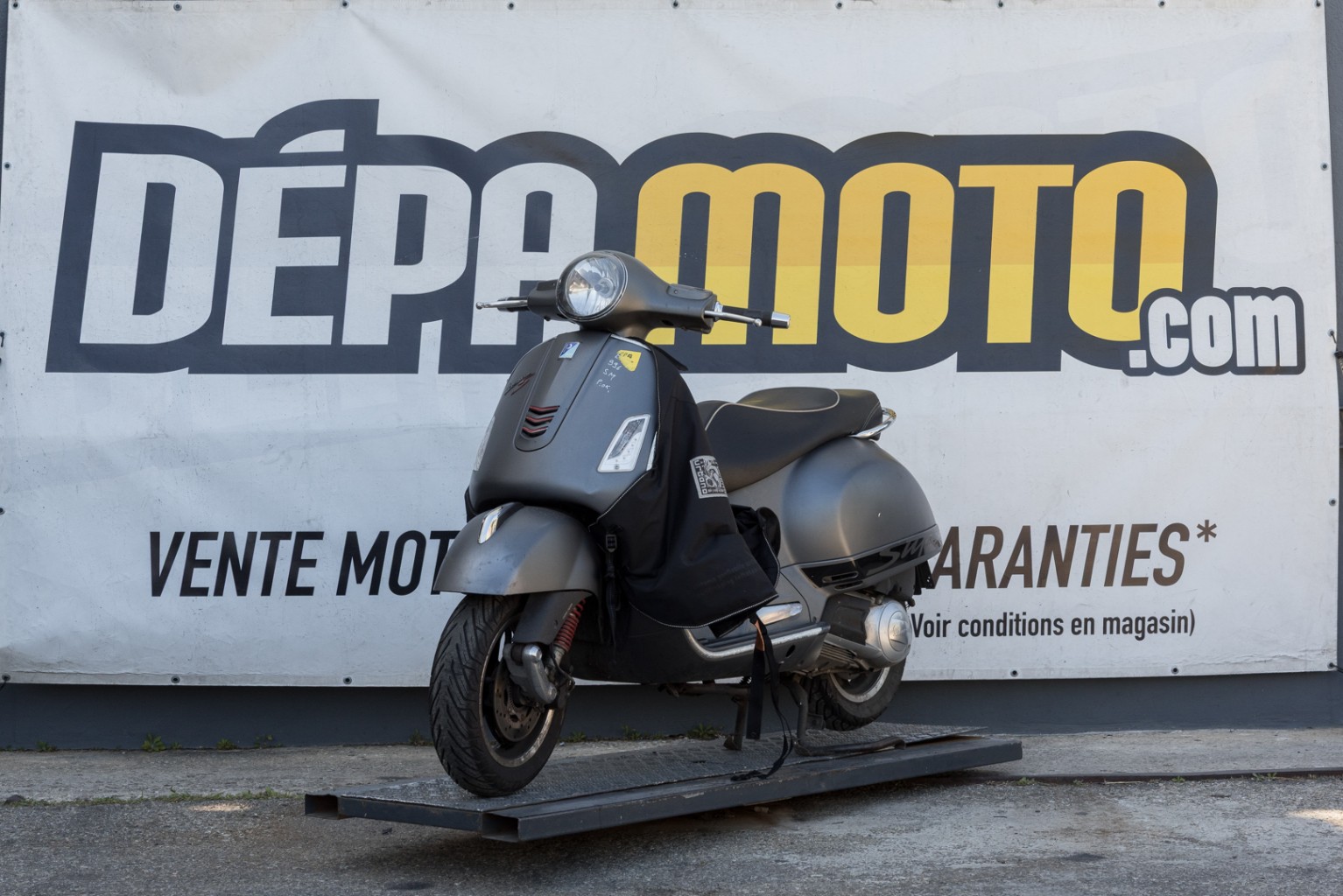 moto accidentée PIAGGIO GTS 125