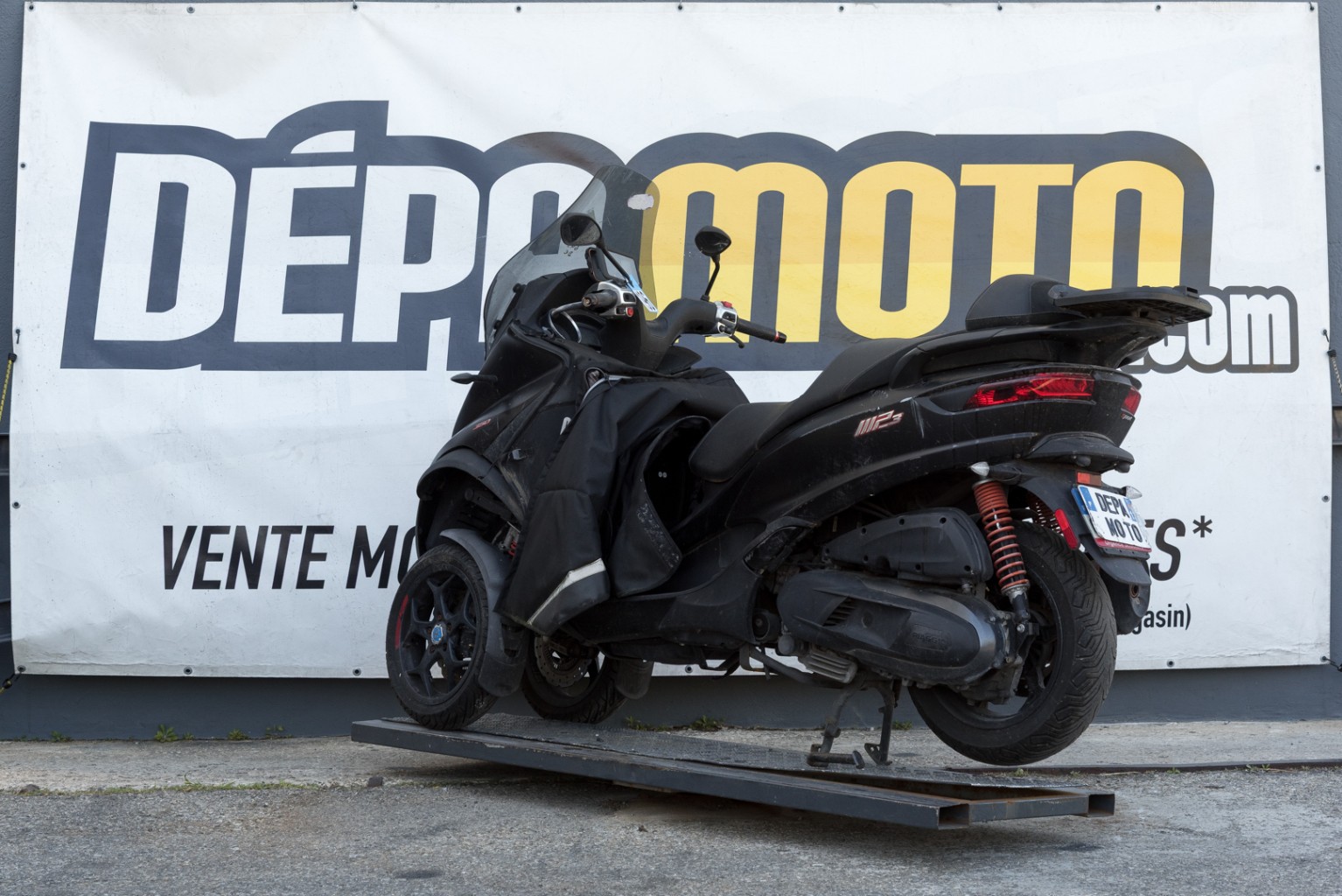 moto accidentée PIAGGIO MP3 350