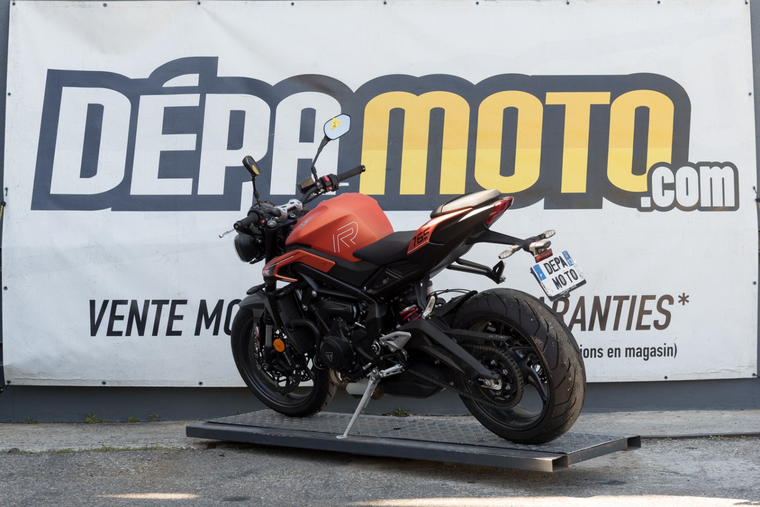 moto accidentée TRIUMPHSTREET TRIPLE 765