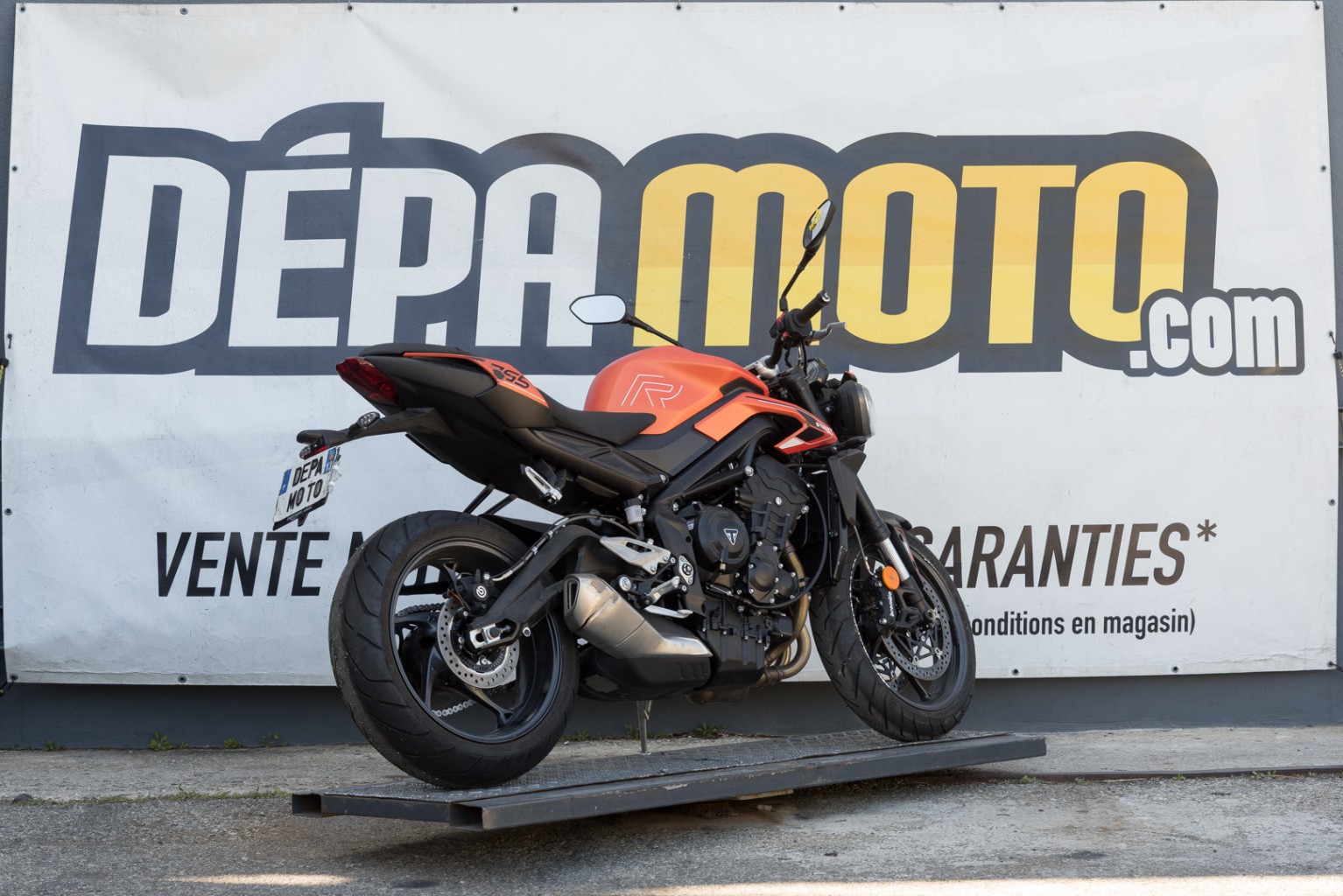 moto accidentée TRIUMPHSTREET TRIPLE 765