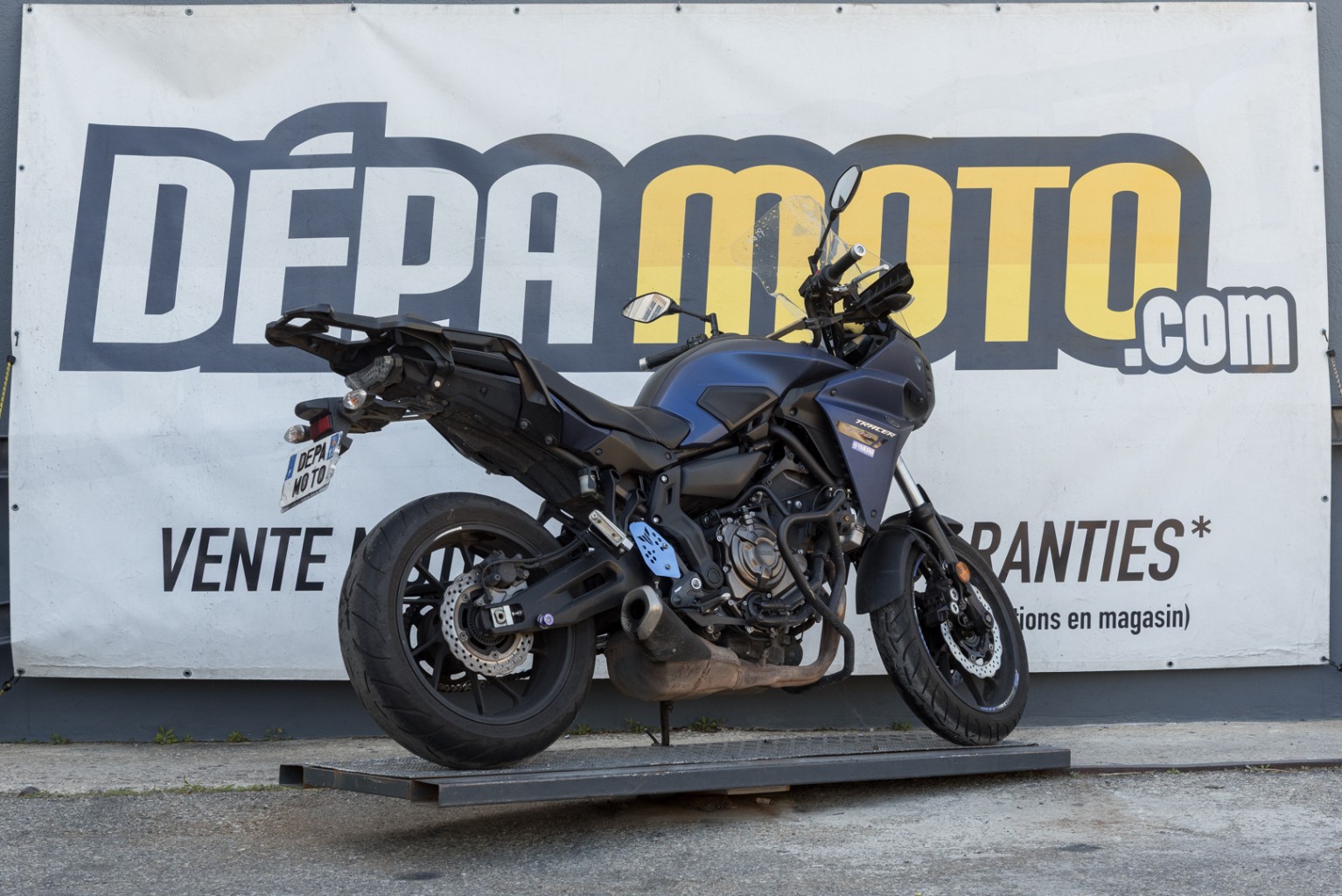 moto accidentée YAMAHATRACER 700