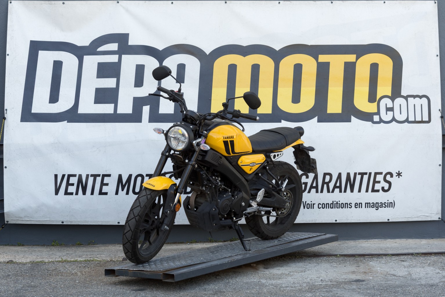 moto accidentée YAMAHAXSR 125