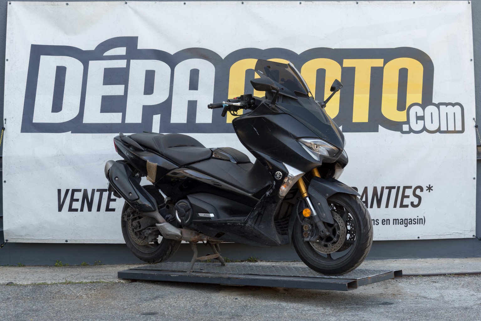 moto accidentée YAMAHA  TMAX 530