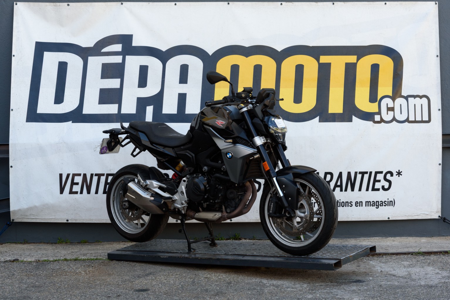 moto accidentée BMW  F 900 R