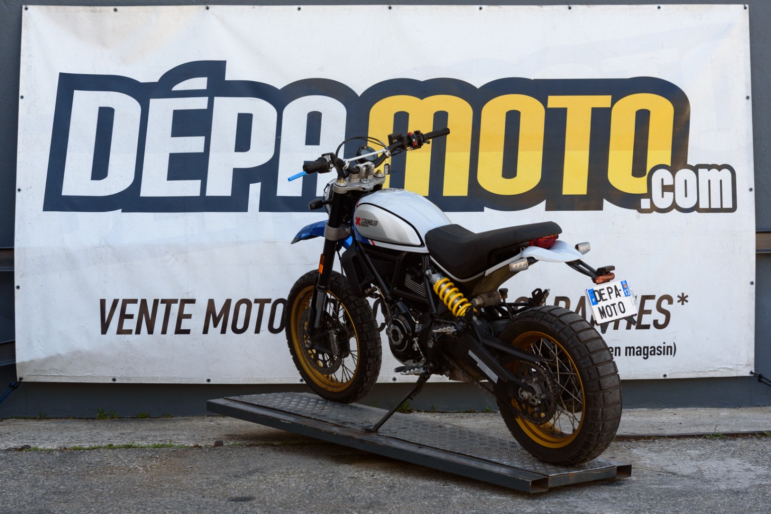 moto accidentée DUCATISCRAMBLER 800 DESERT SLED