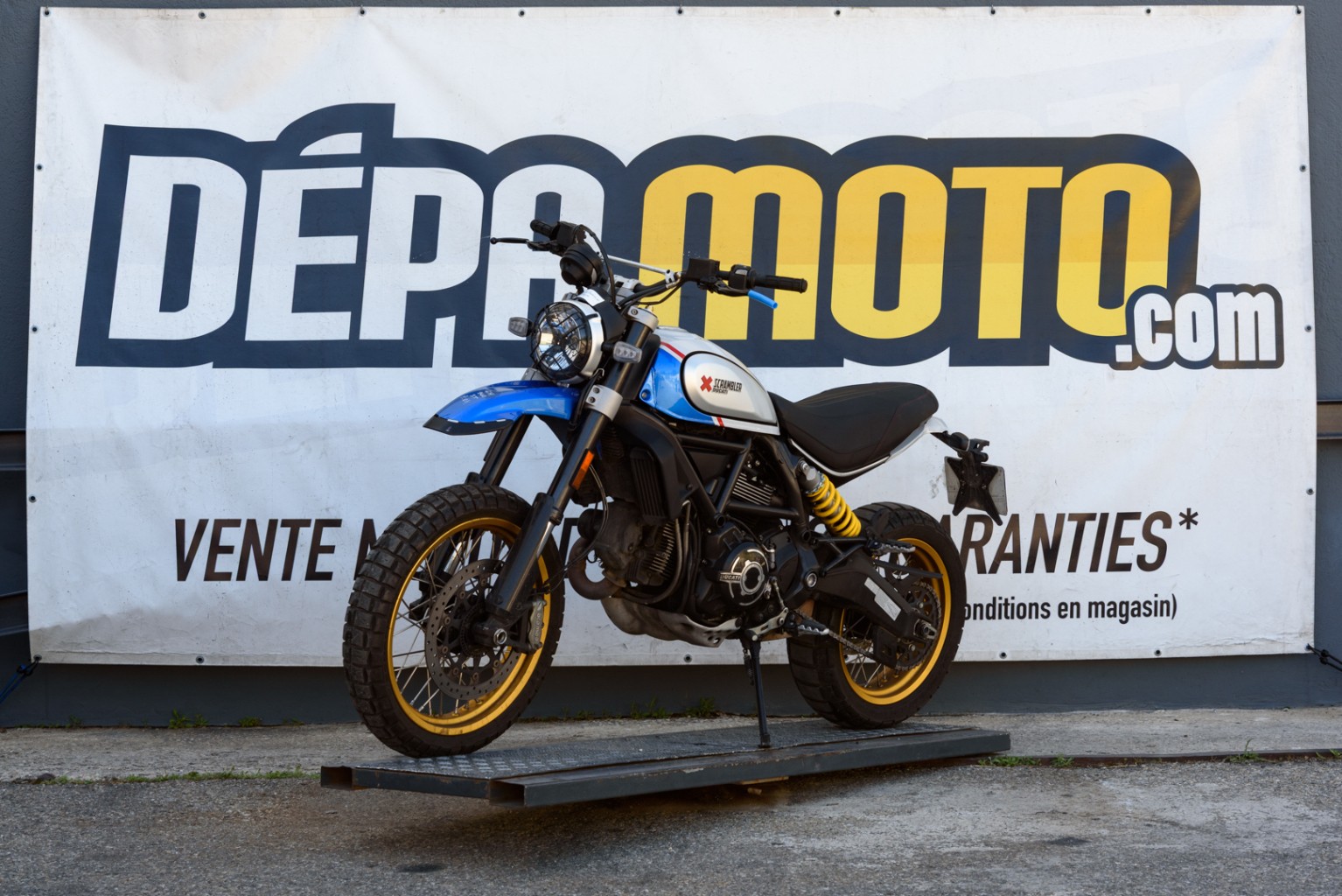 moto accidentée DUCATISCRAMBLER 800 DESERT SLED