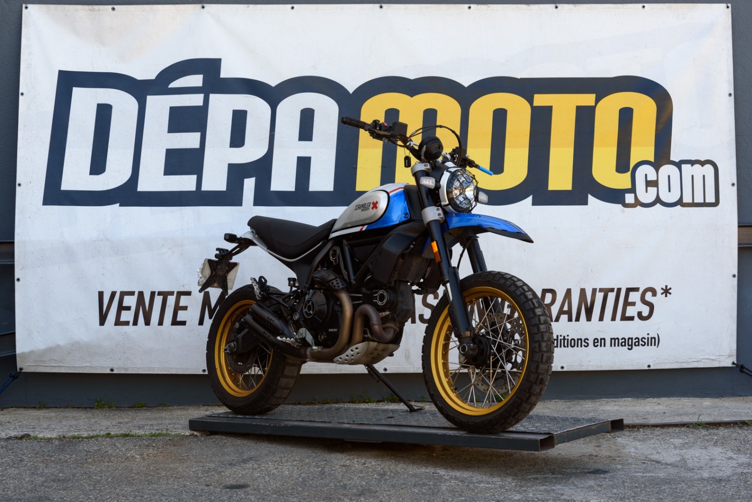moto accidentée DUCATI SCRAMBLER 800 DESERT SLED