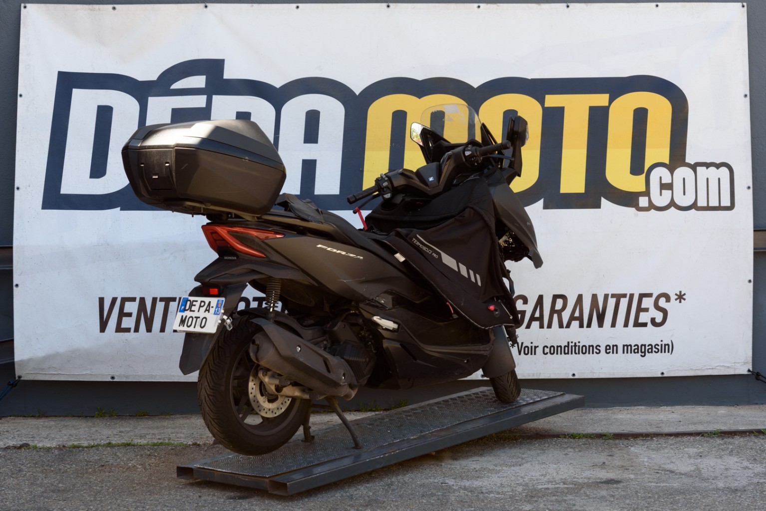 moto accidentée HONDA FORZA 125