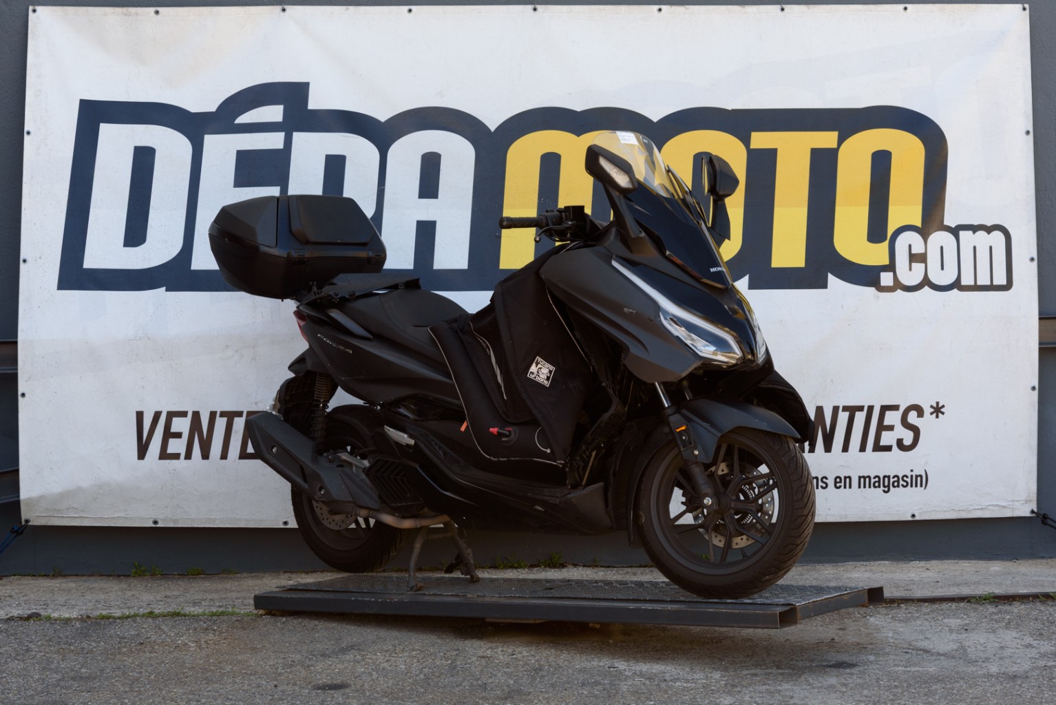 moto accidentée HONDA  FORZA 125