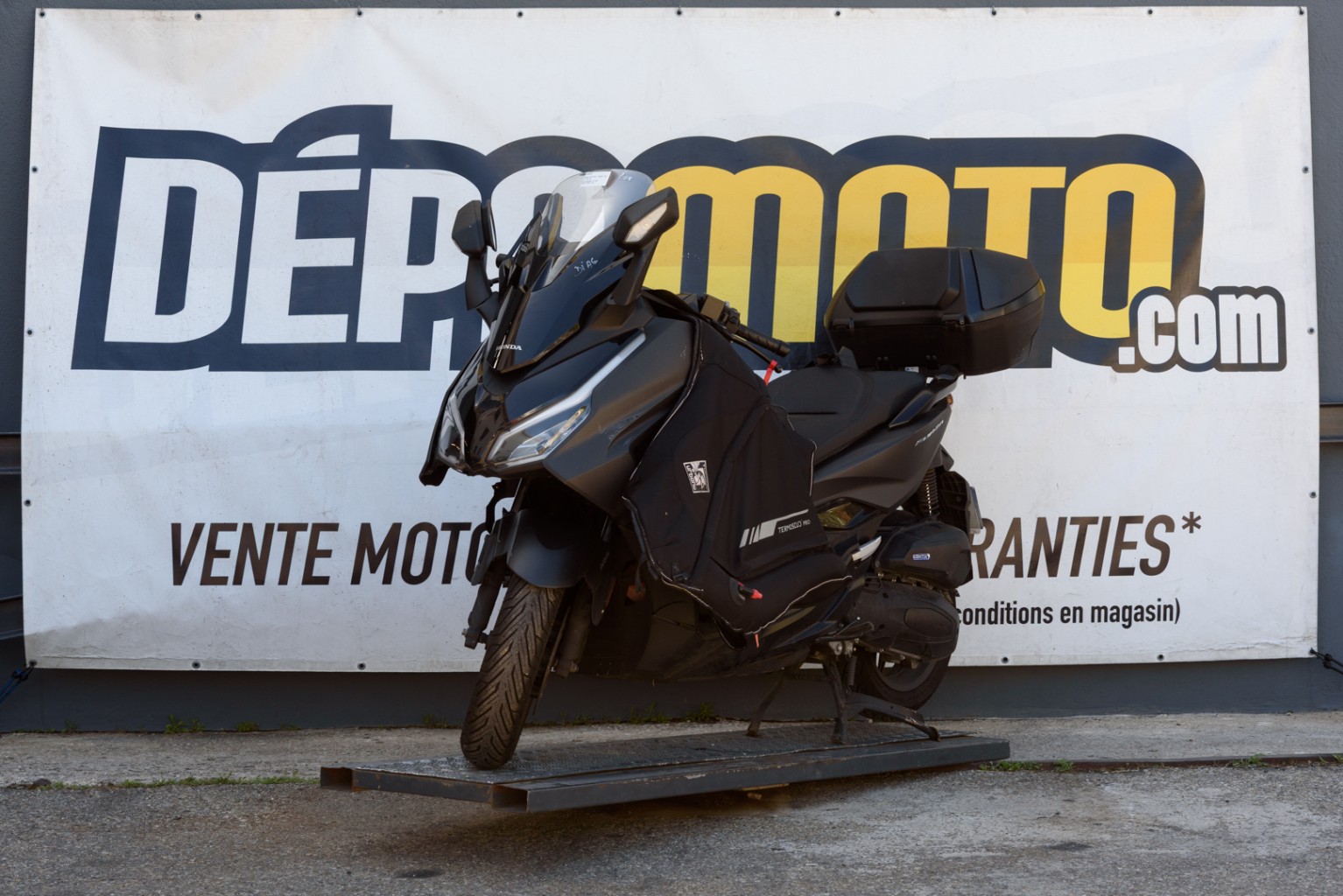 moto accidentée HONDA FORZA 125