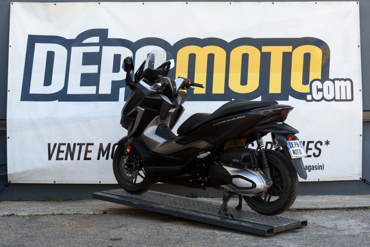 moto accidentée HONDA FORZA 350