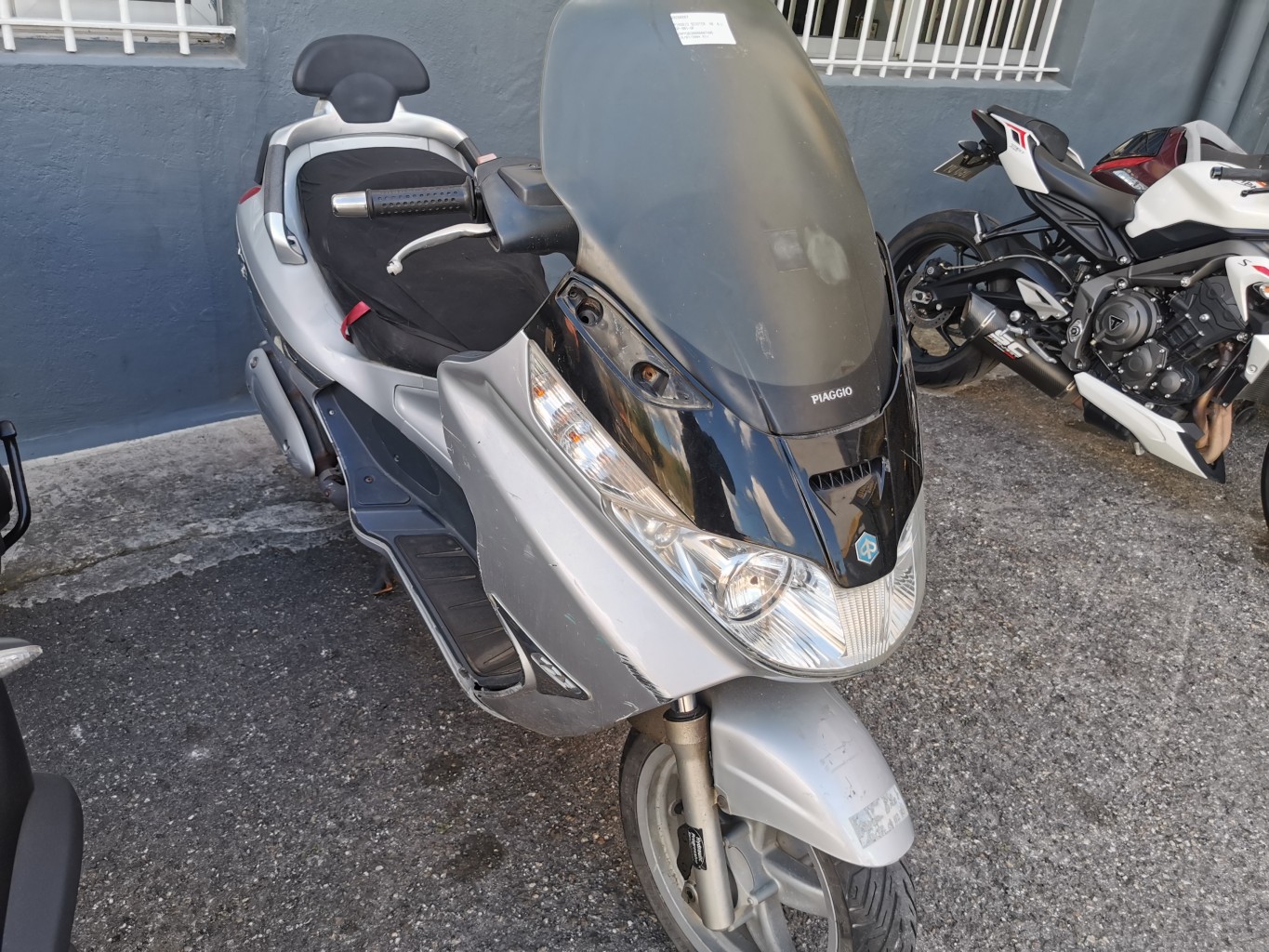 moto accidentée PIAGGIO X8