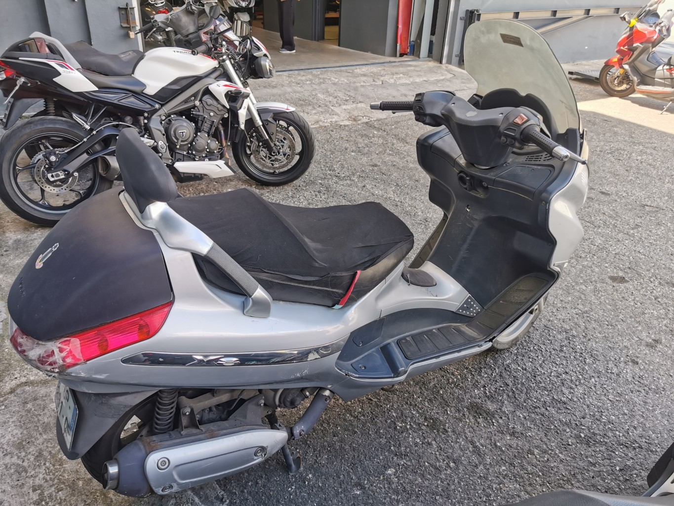 moto accidentée PIAGGIO X8