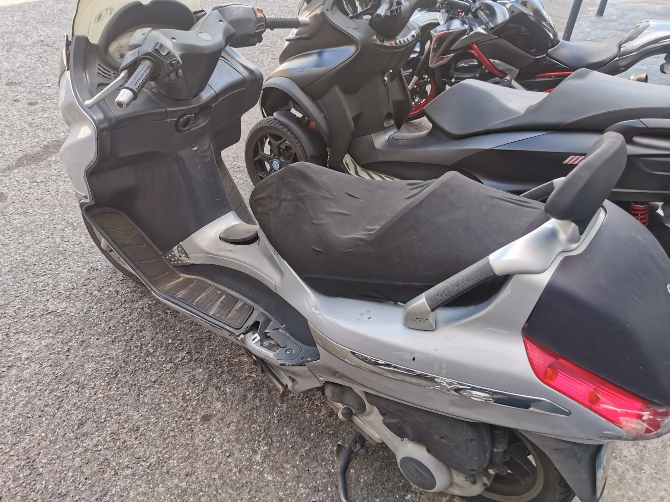 moto accidentée PIAGGIO X8