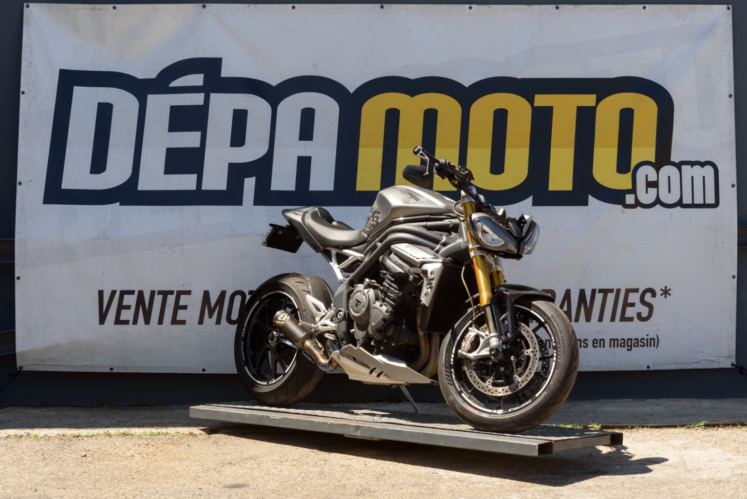 moto accidentée TRIUMPH SPEED TRIPLE RS 1200