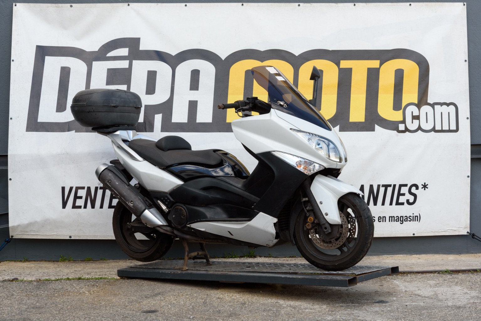 moto accidentée YAMAHA  TMAX 500