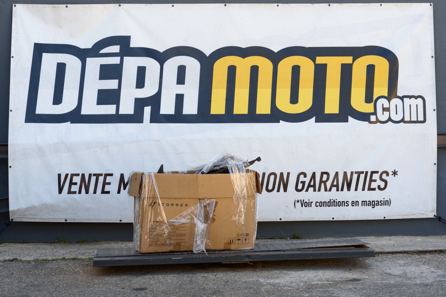 moto accidentée YAMAHA TMAX 560