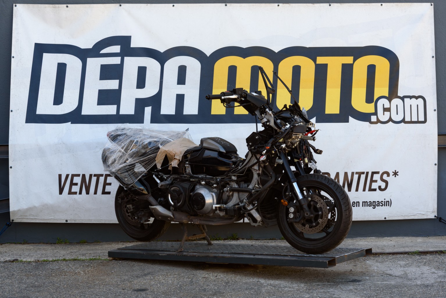 moto accidentée YAMAHA  TMAX 560