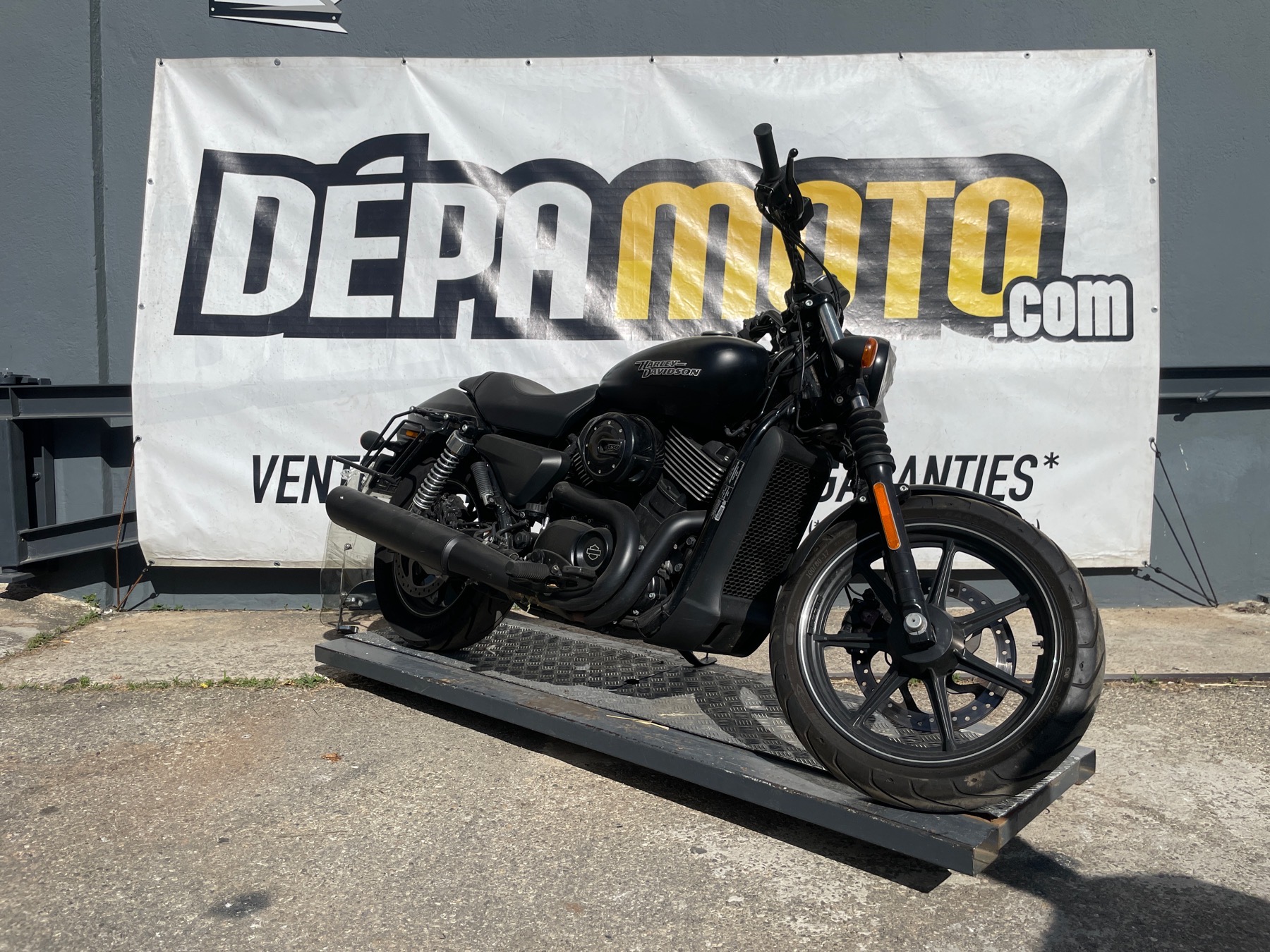 moto accidentée HARLEY DAVIDSON STREET 750