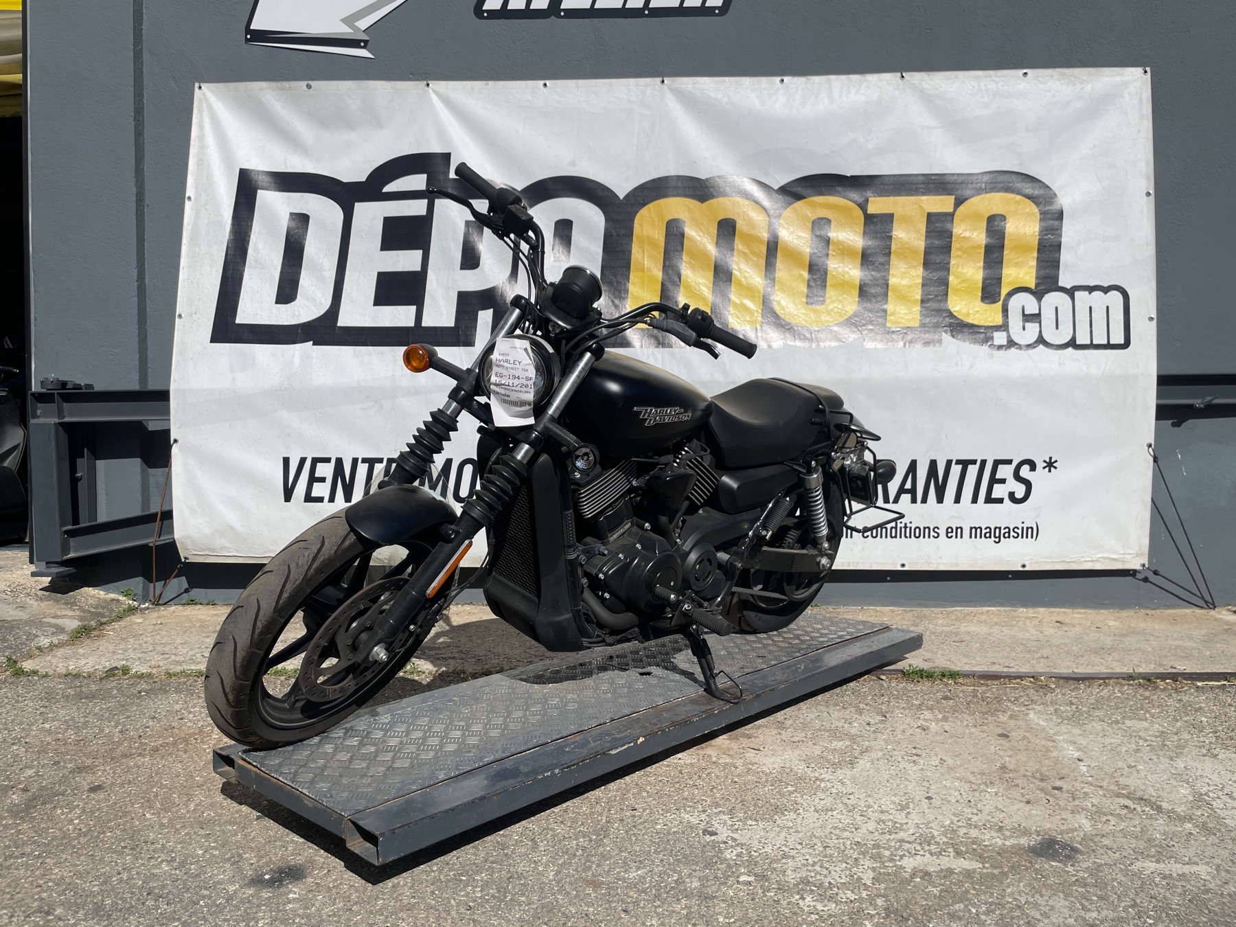 moto accidentée HARLEY DAVIDSON  STREET 750