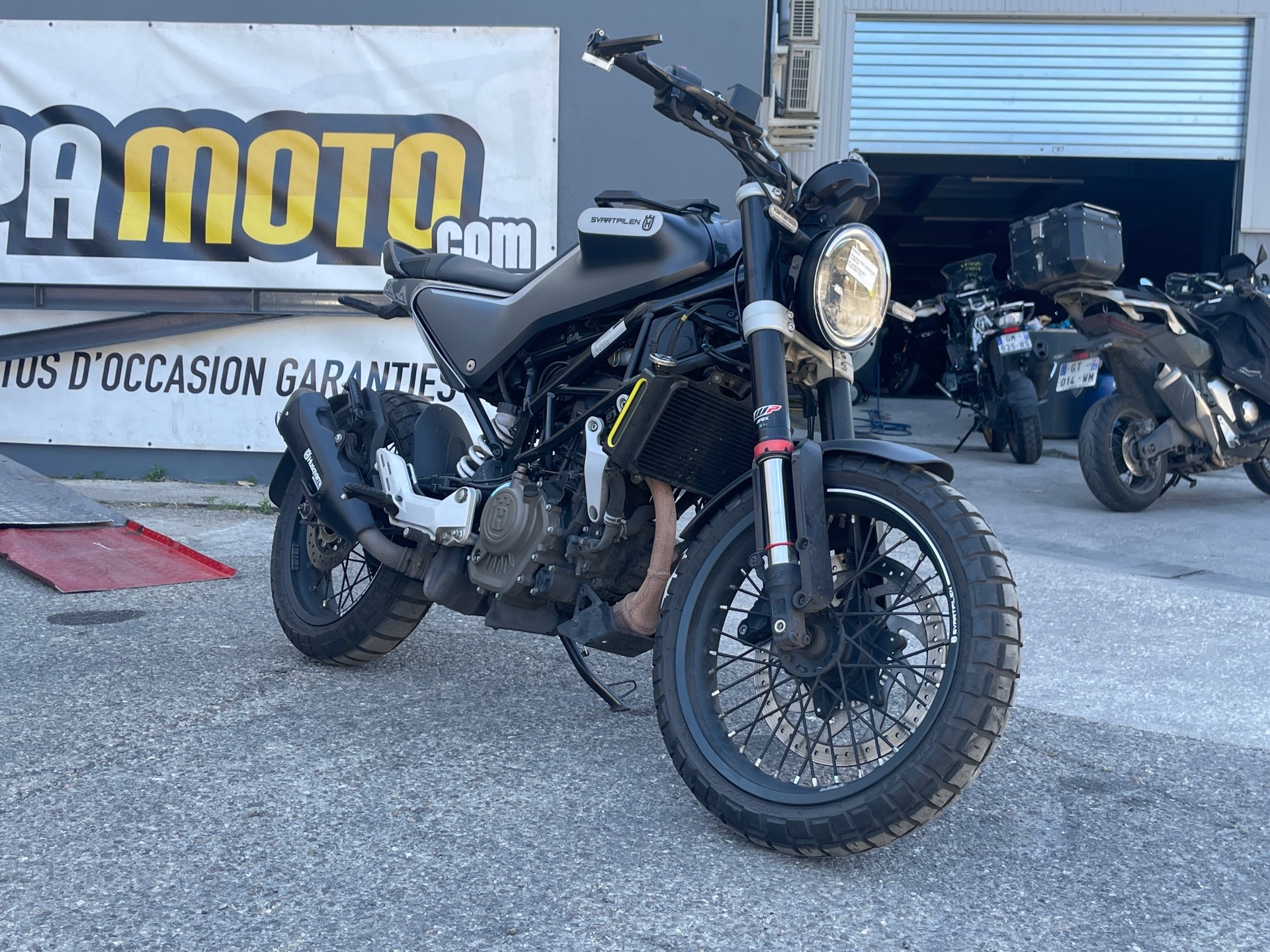 moto accidentée HUSQVARNASVARTPILEN