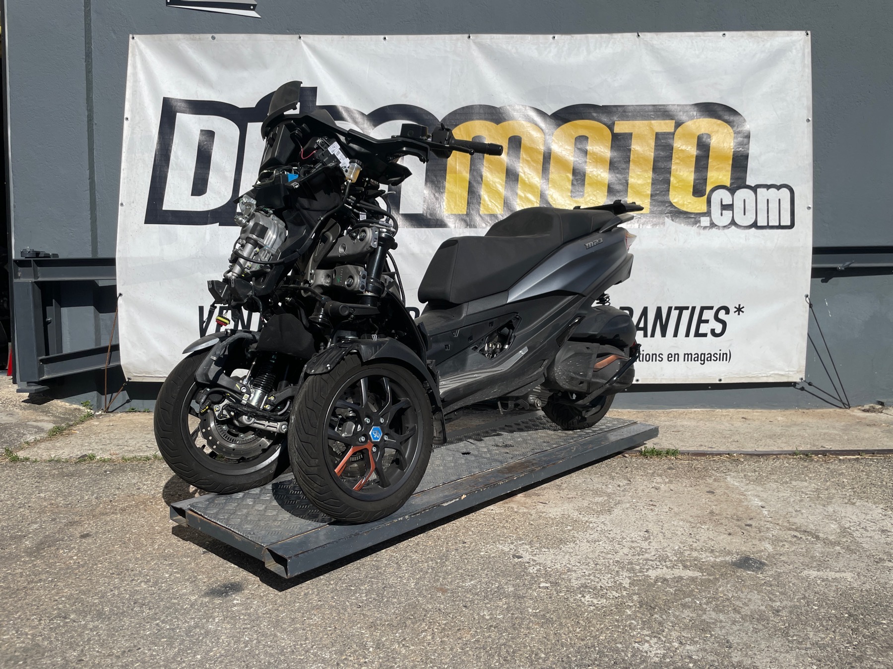 moto accidentée PIAGGIOMP3 530 HPE EXCLUSIVE