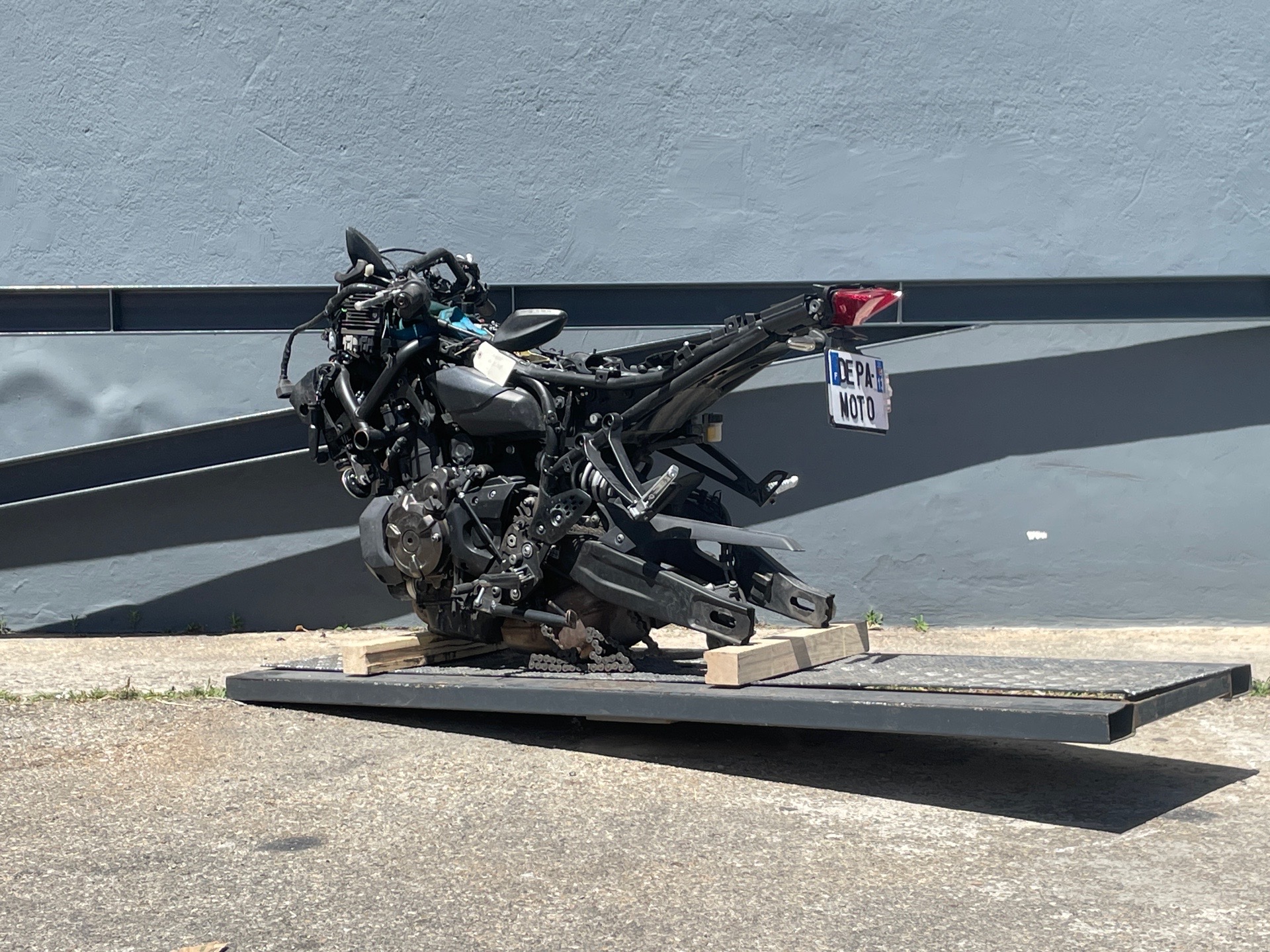 moto accidentée YAMAHA MT 07