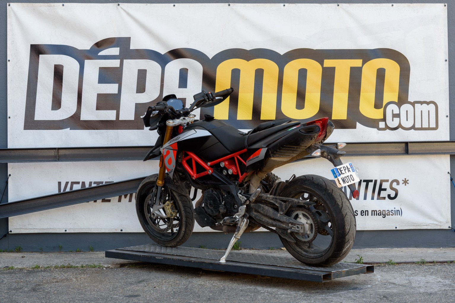 moto accidentée APRILIADORSODURO 900
